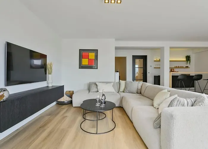 Huswell - Stunning Modern Apartment With Terrace And Parking