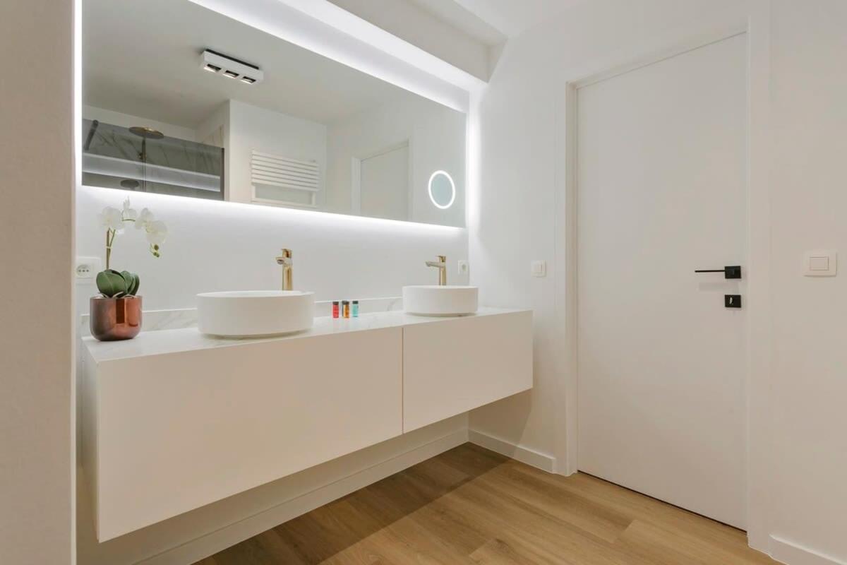 Huswell - Stunning Modern With Terrace And Parking Appartement *