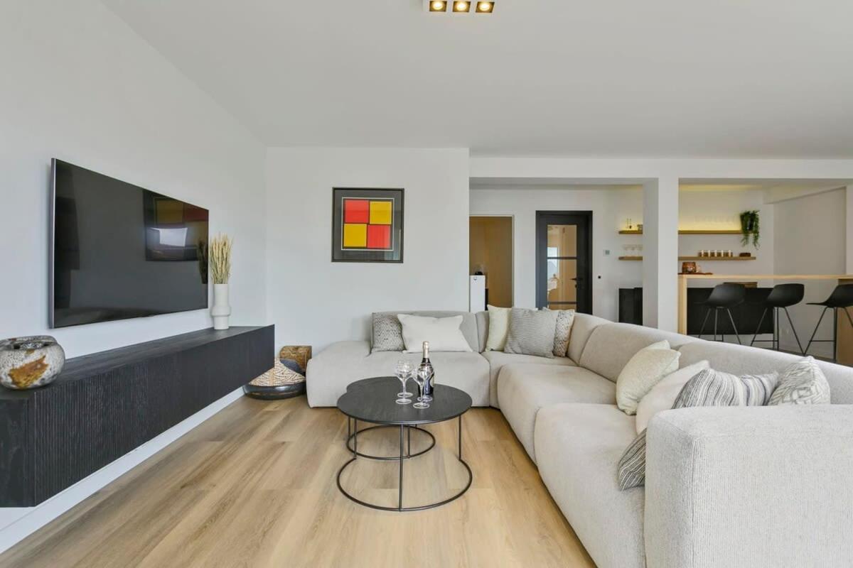 Huswell - Stunning Modern With Terrace And Parking Appartement