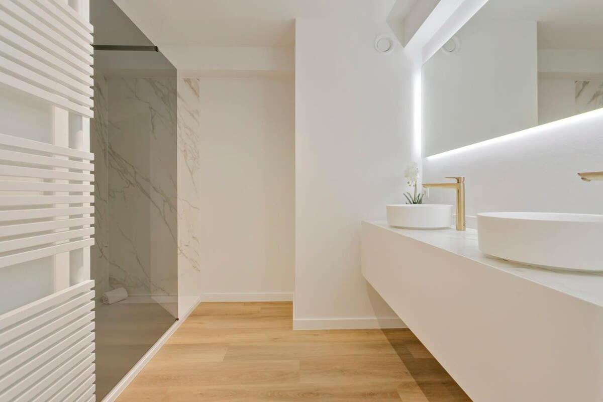 Huswell - Stunning Modern With Terrace And Parking *