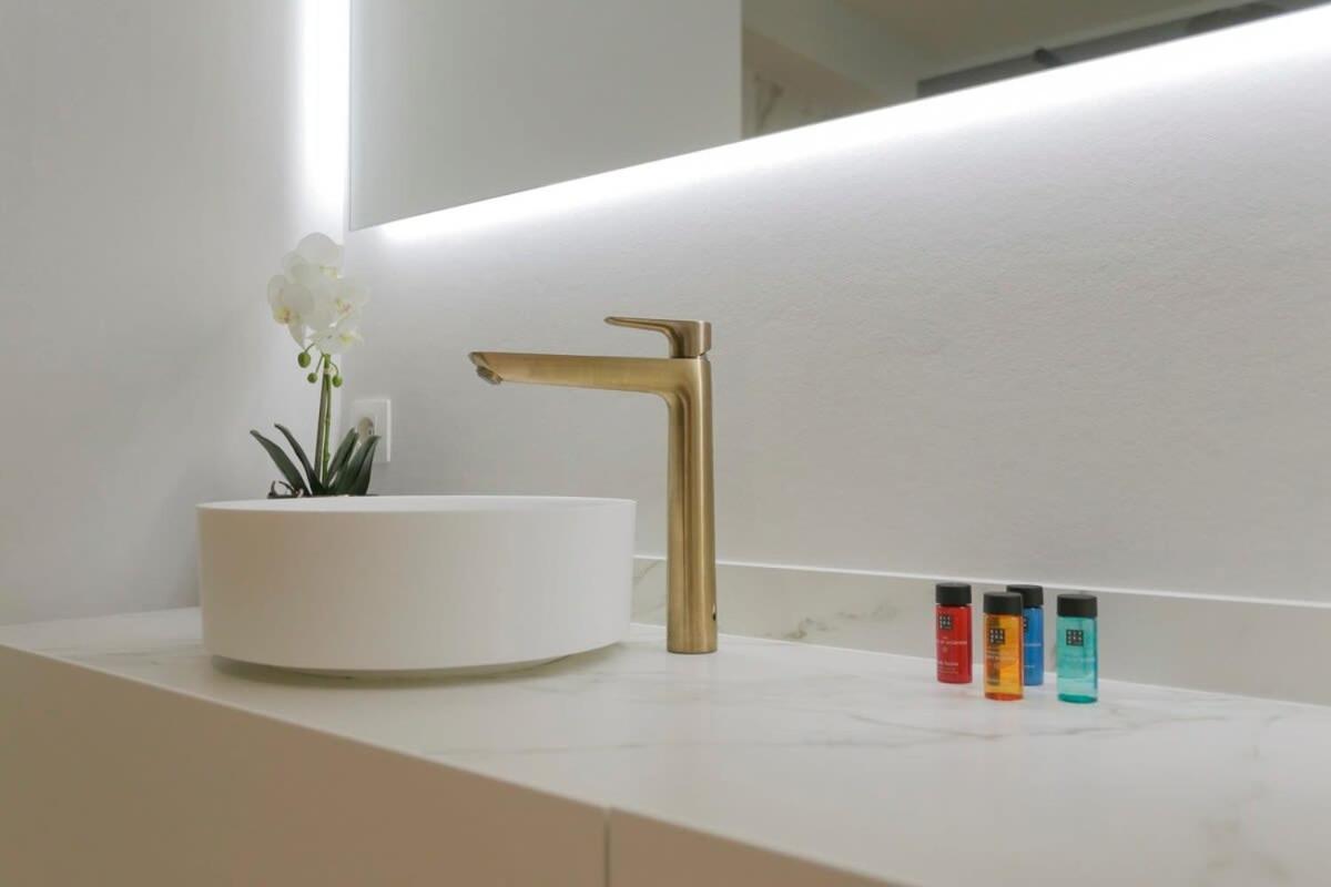 Huswell - Stunning Modern With Terrace And Parking Appartement *